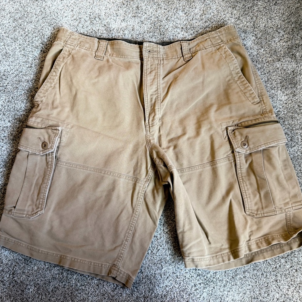 GAP Men's Khaki Cargo Shorts Y2K‎